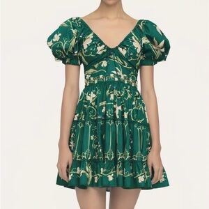 MANZANILLA ESMERALDA MINI DRESS

Hand-Embroidered. worn a handful of times. EUC